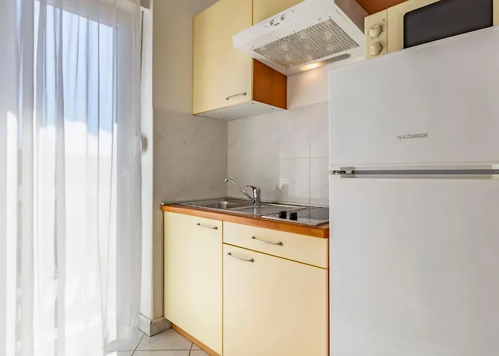 Rok 7 By Interhome Apartment Pula